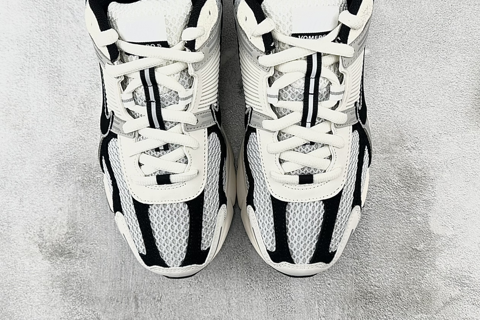 Nike Air Zoom Vomero 5灰色 HQ1182-001