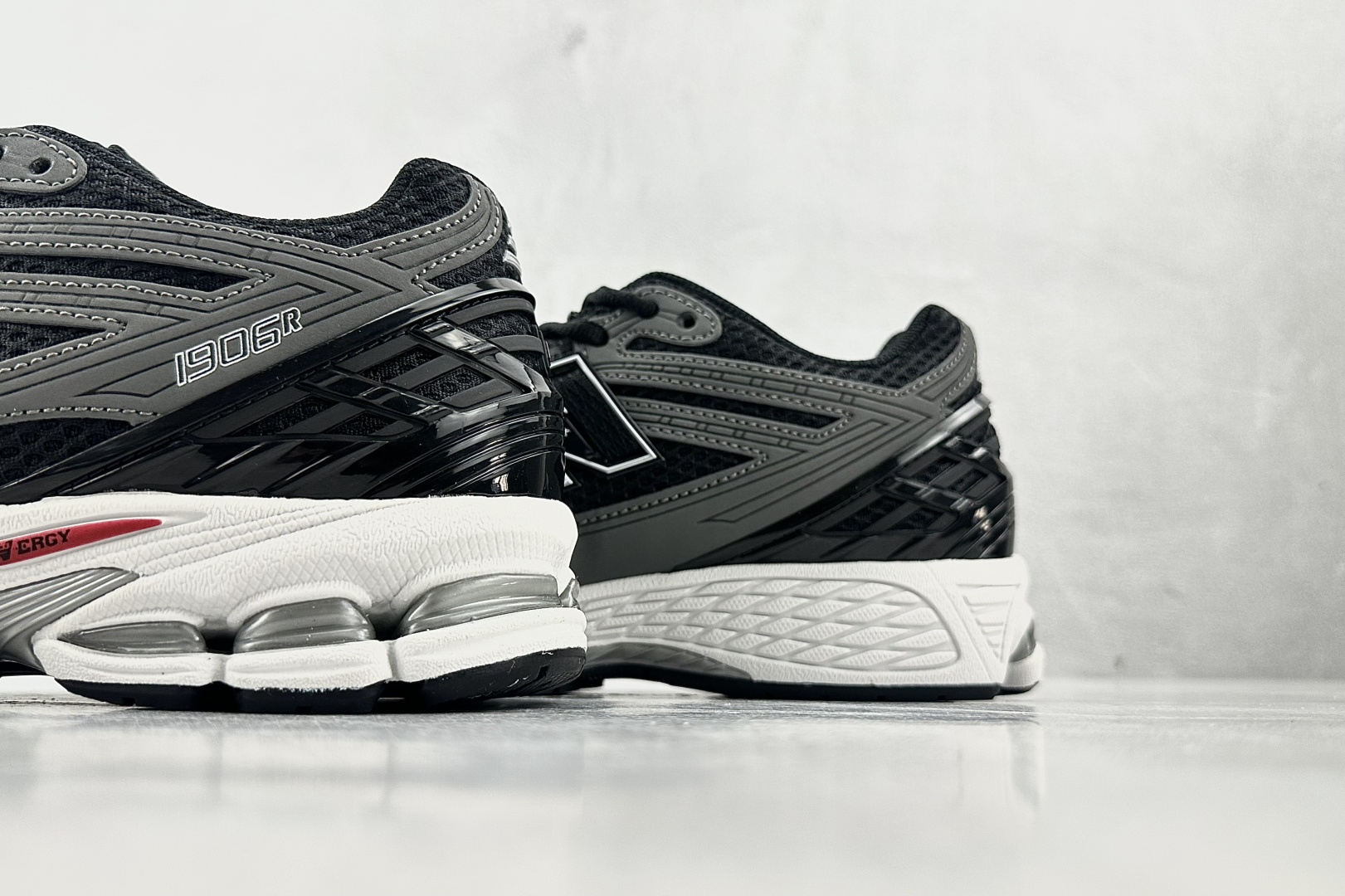 大厂出品 New Balance NB 1906R 黑灰 U1906RCB