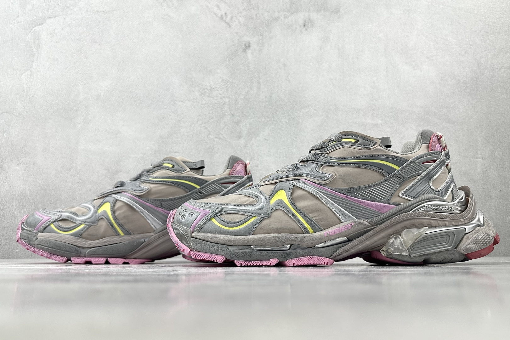 代购版 Balenciaga巴黎世家 Runner2.0 灰色 779064WRNNY9175