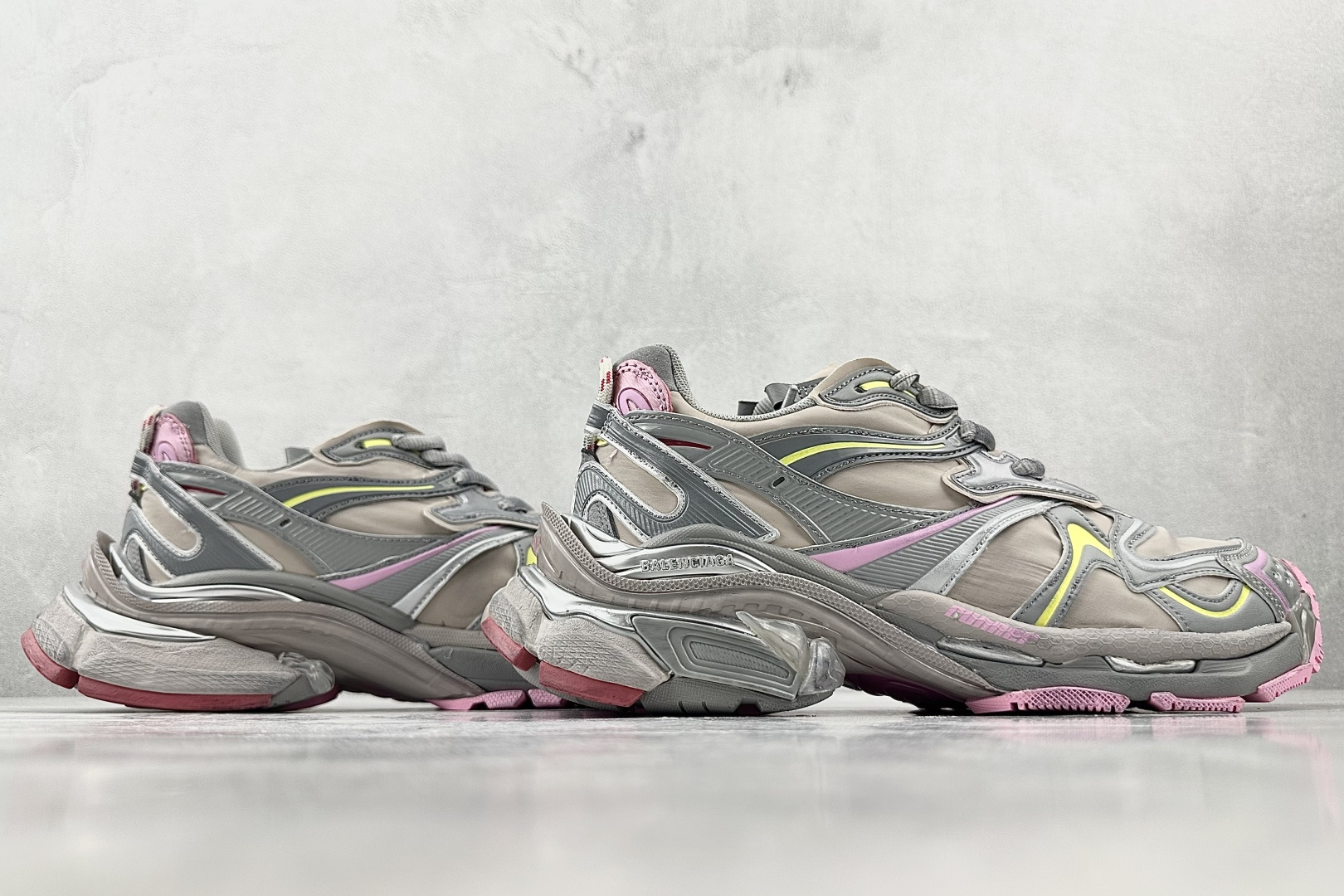 代购版 Balenciaga巴黎世家 Runner2.0 灰色 779064WRNNY9175