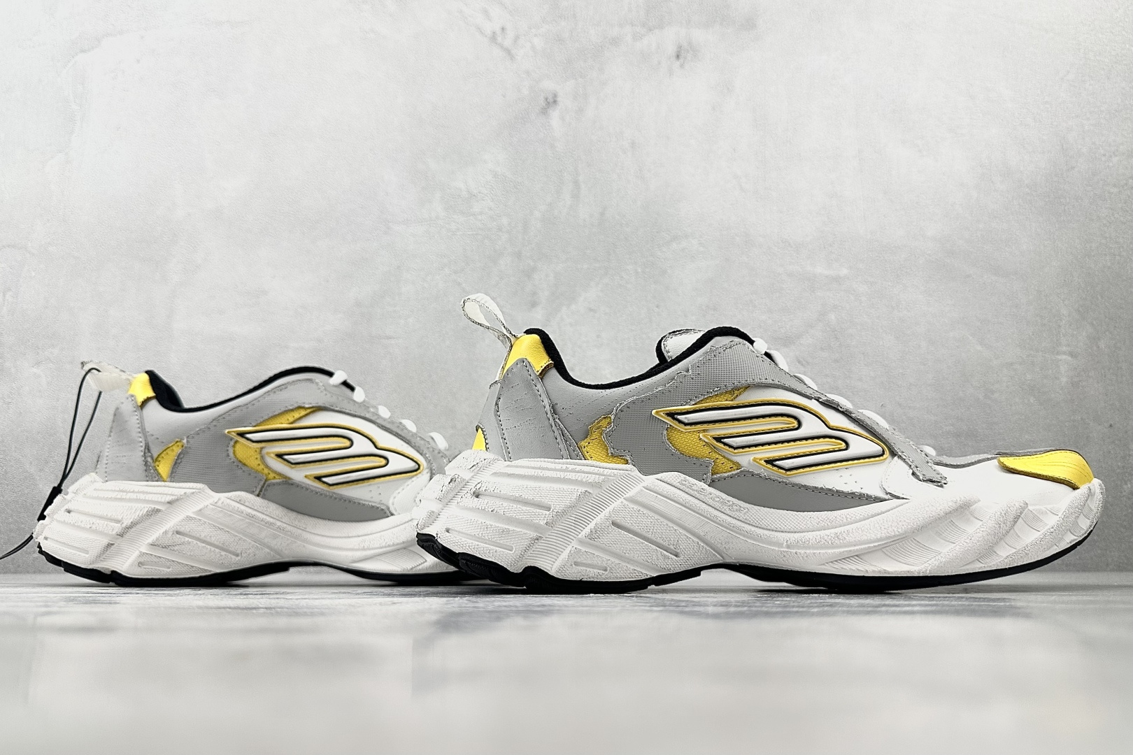 全套数据私模 Balenciaga巴黎世家 Monday 黄色 825418WDWTS1971