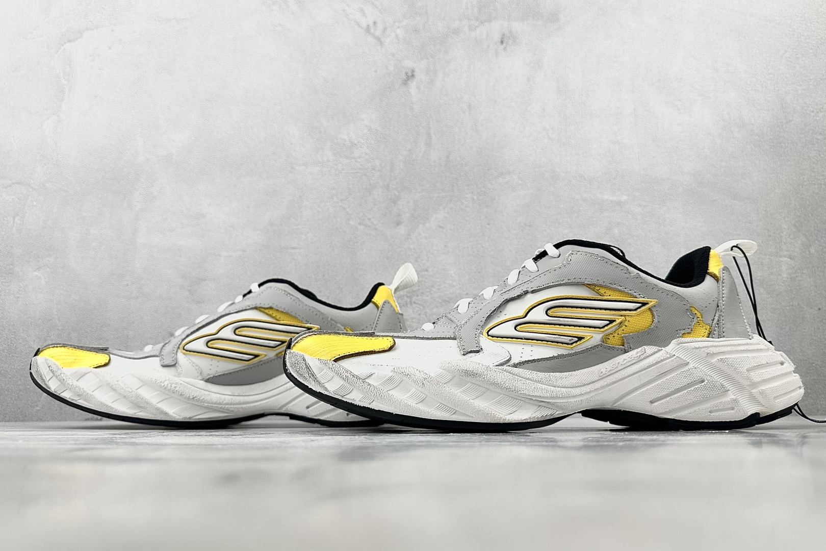 全套数据私模 Balenciaga巴黎世家 Monday 黄色 825418WDWTS1971