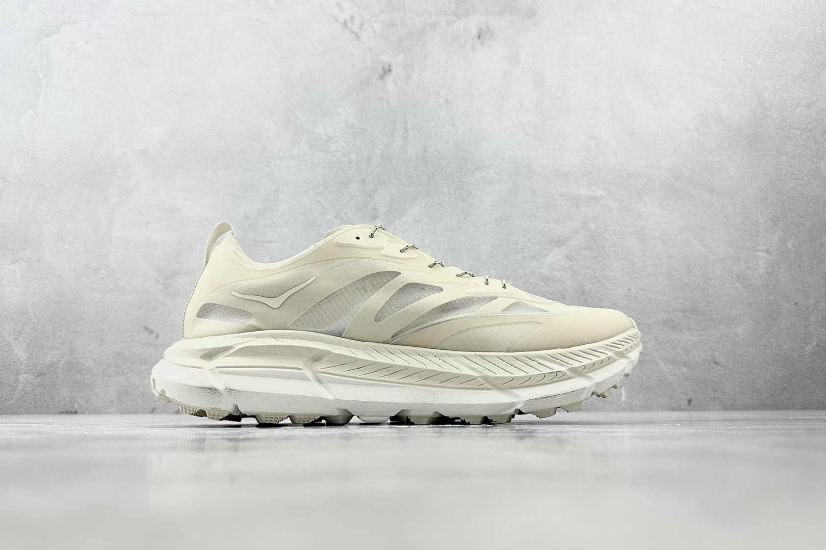 Satisfy x HOKA ONE ONE Mafate Speed 4 白色 1157050-BONE