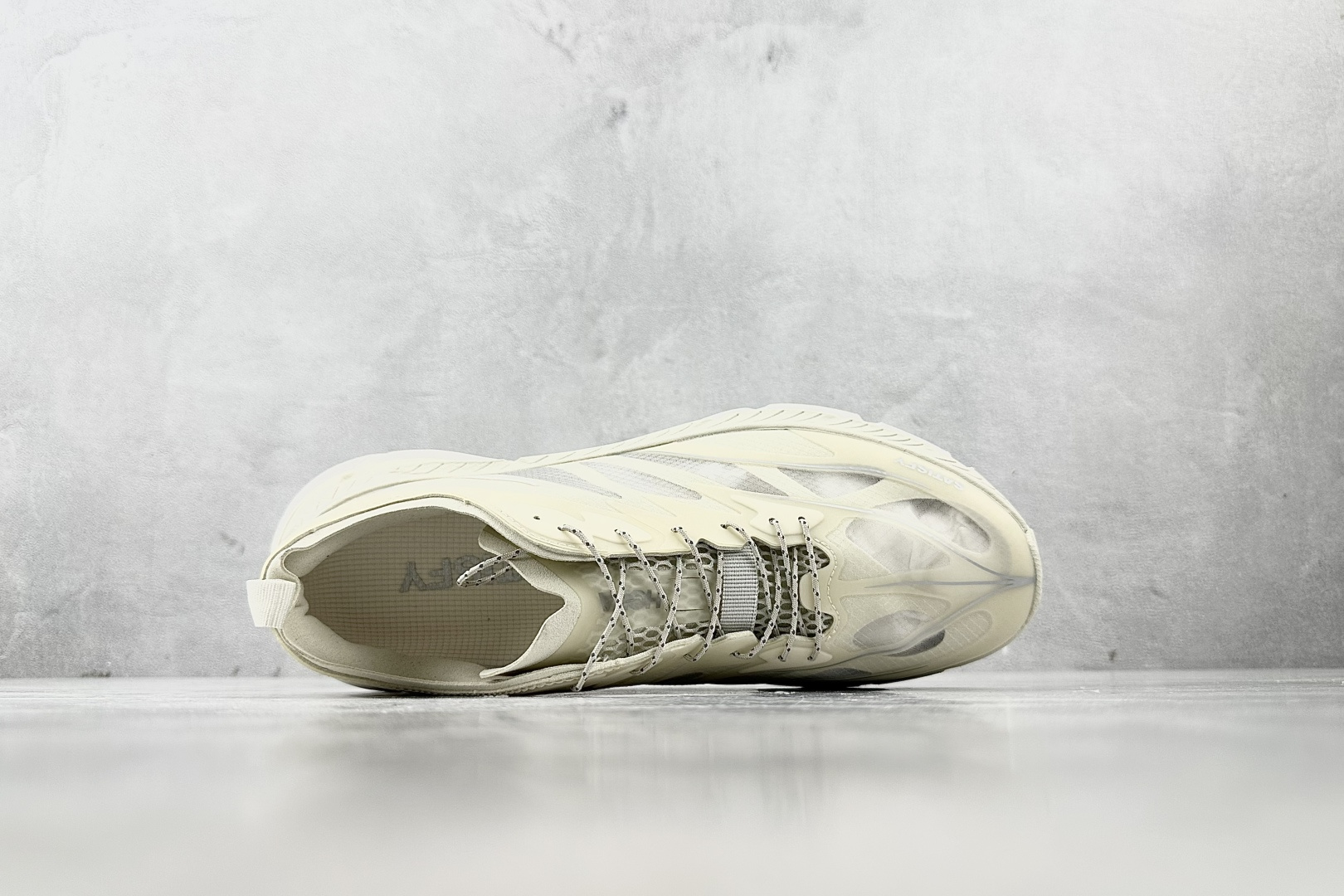 Satisfy x HOKA ONE ONE Mafate Speed 4 白色 1157050-BONE