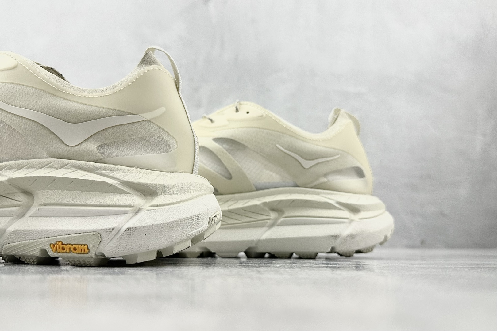 Satisfy x HOKA ONE ONE Mafate Speed 4 白色 1157050-BONE