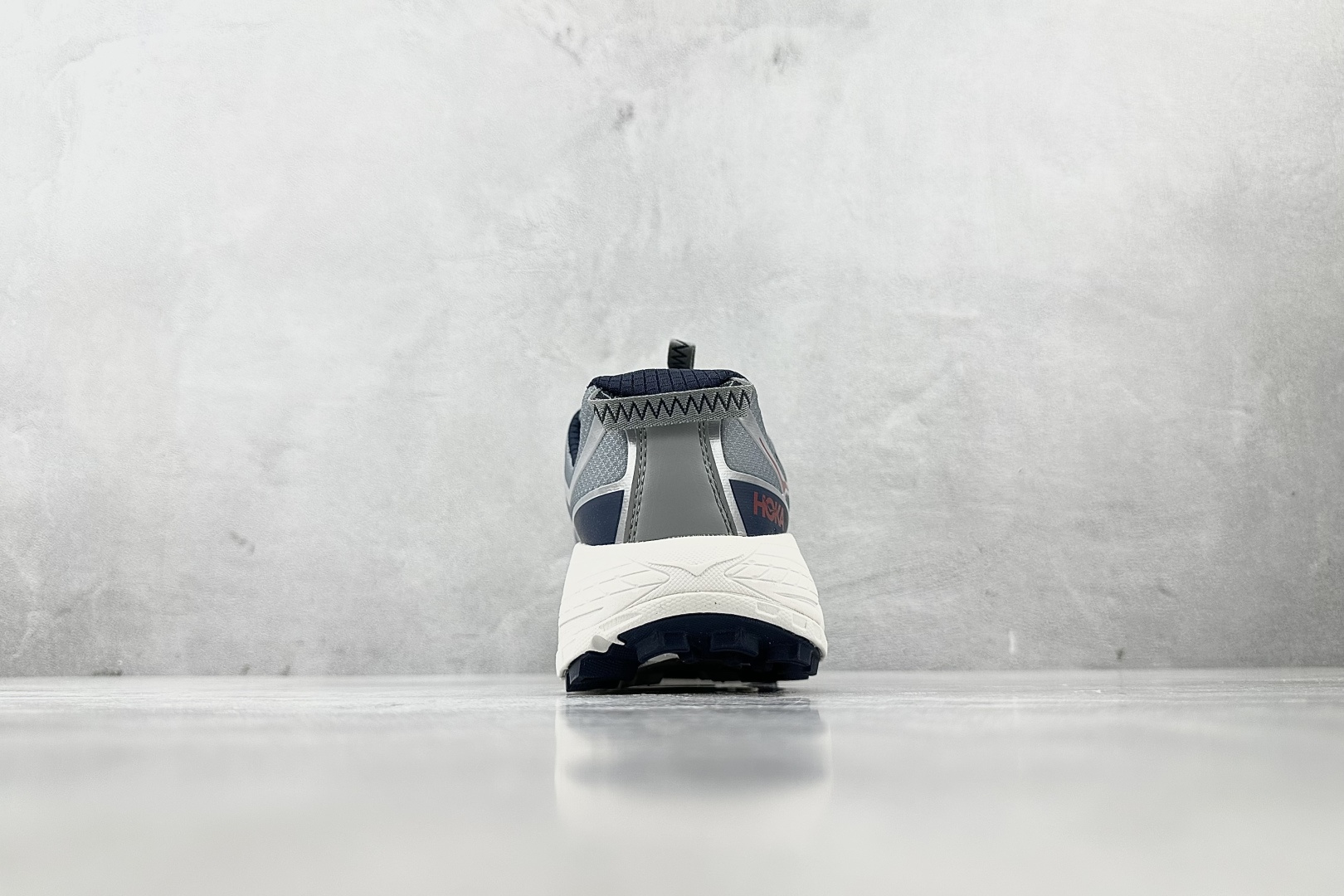 HOKA ONE ONE Mafate Three 2 岩石灰 1141572-LOSP