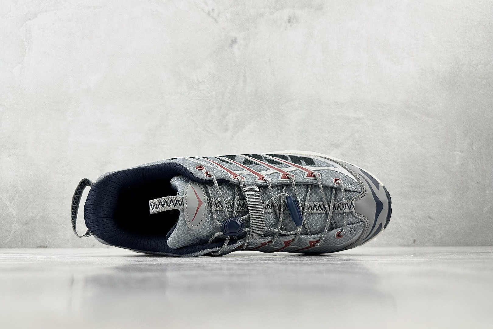 HOKA ONE ONE Mafate Three 2 岩石灰 1141572-LOSP