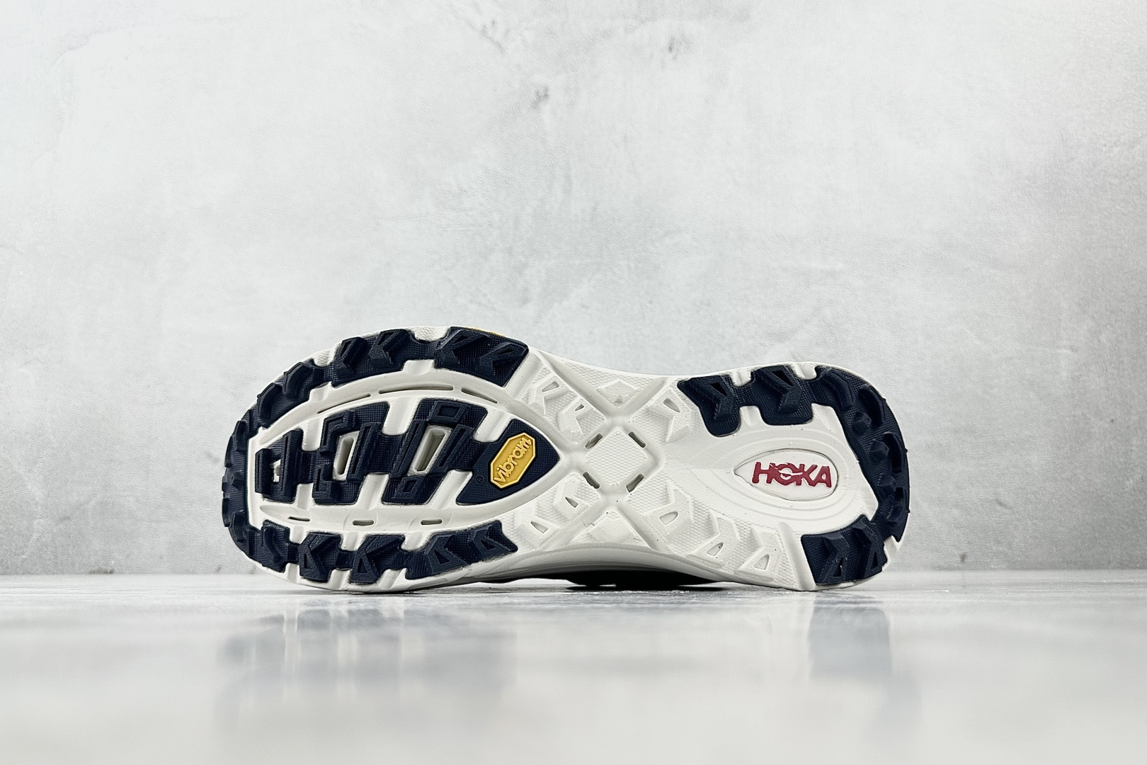 HOKA ONE ONE Mafate Three 2 岩石灰 1141572-LOSP