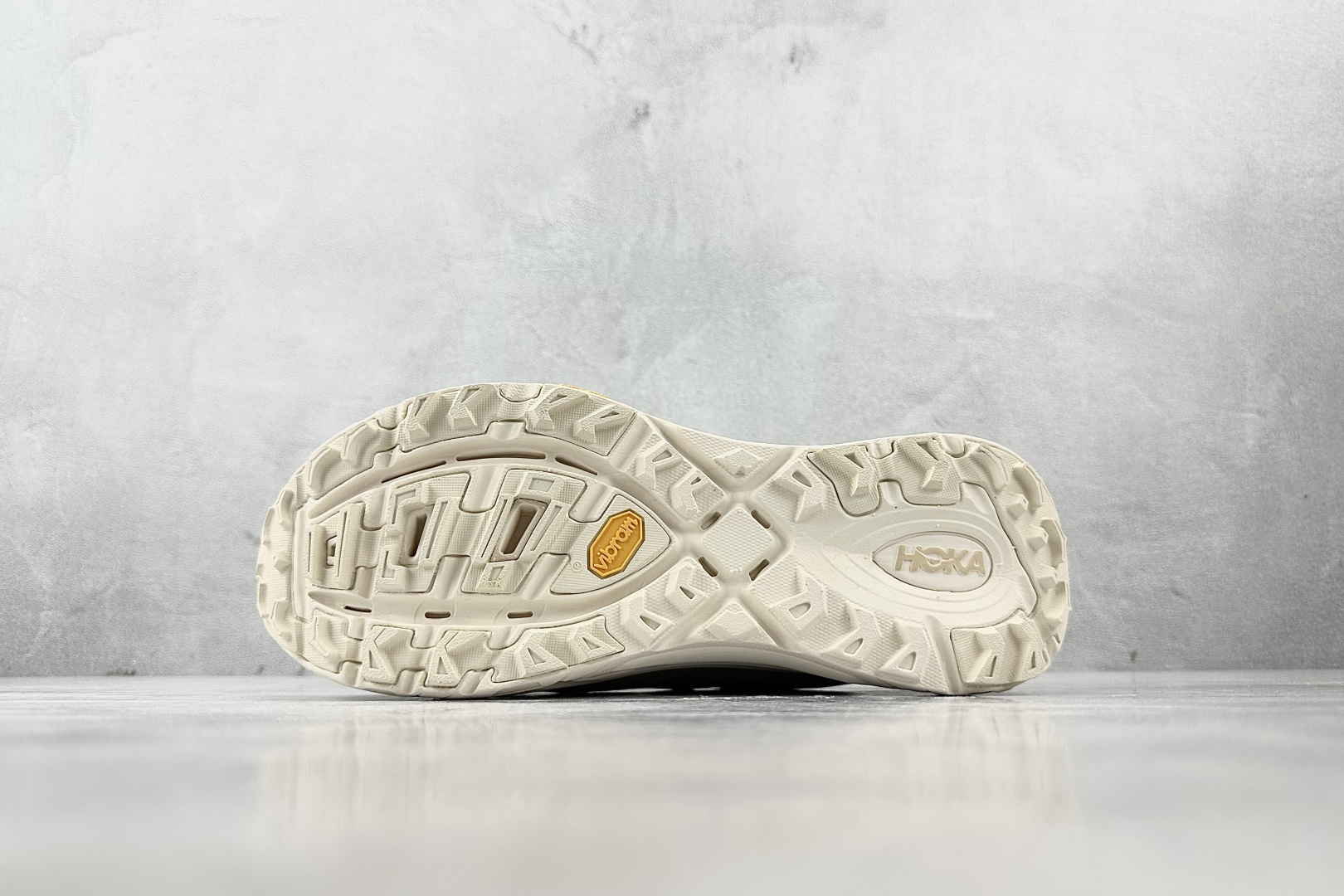 HOKA ONE ONE Mafate Three 2 米黄色 1141572-ESSN