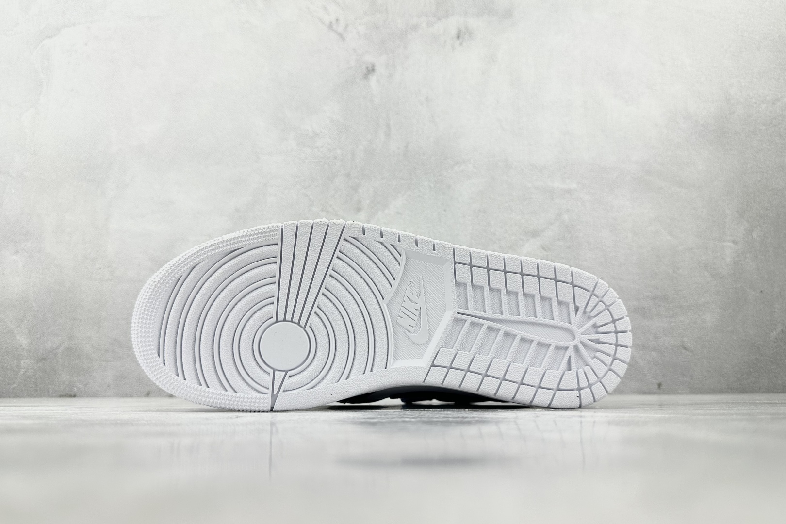 顶级纯原 Fragment Design X Jordan Air Jordan 1 Retro High藤原浩 大闪电 黑白蓝 716371-040