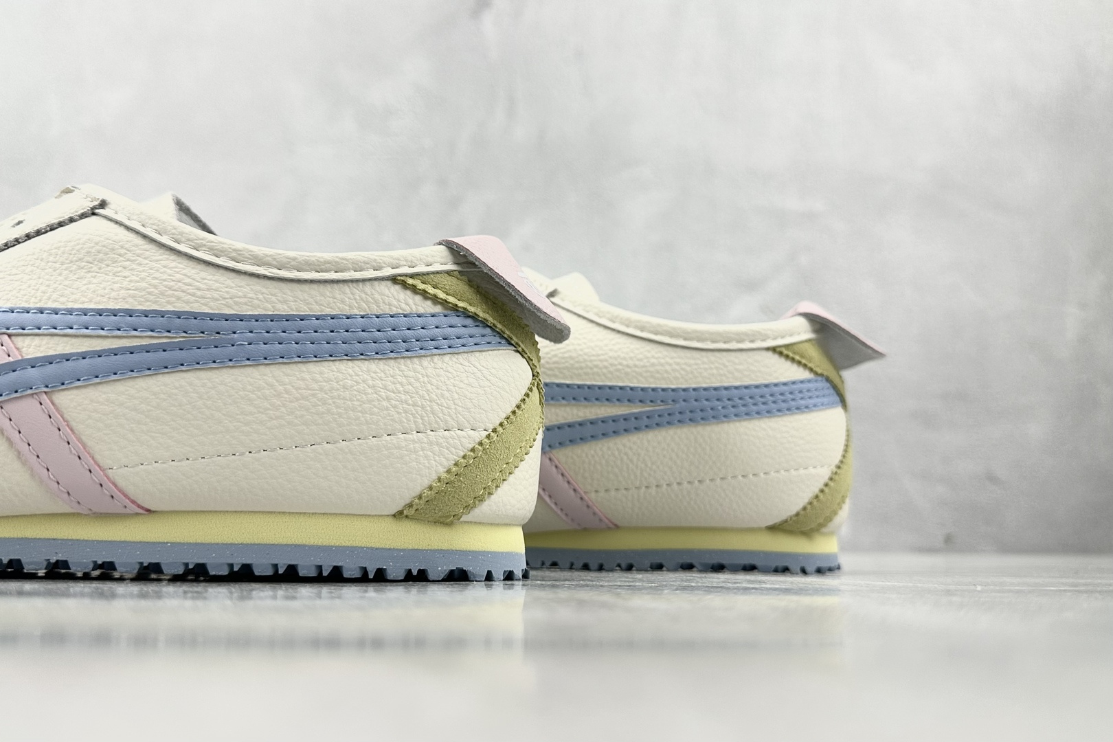 渠道特供 Onitsuka Tiger鬼塚虎 MEXICO 66 米白浅蓝 1183B771-116