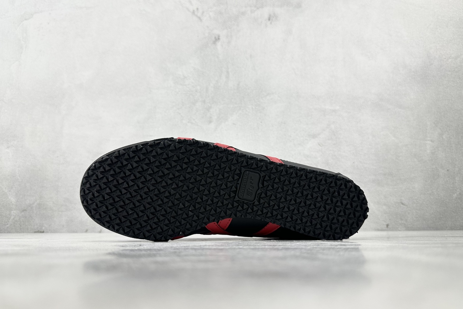 渠道特供 Onitsuka Tiger鬼塚虎 MEXICO 66 黑色 1183C102-004