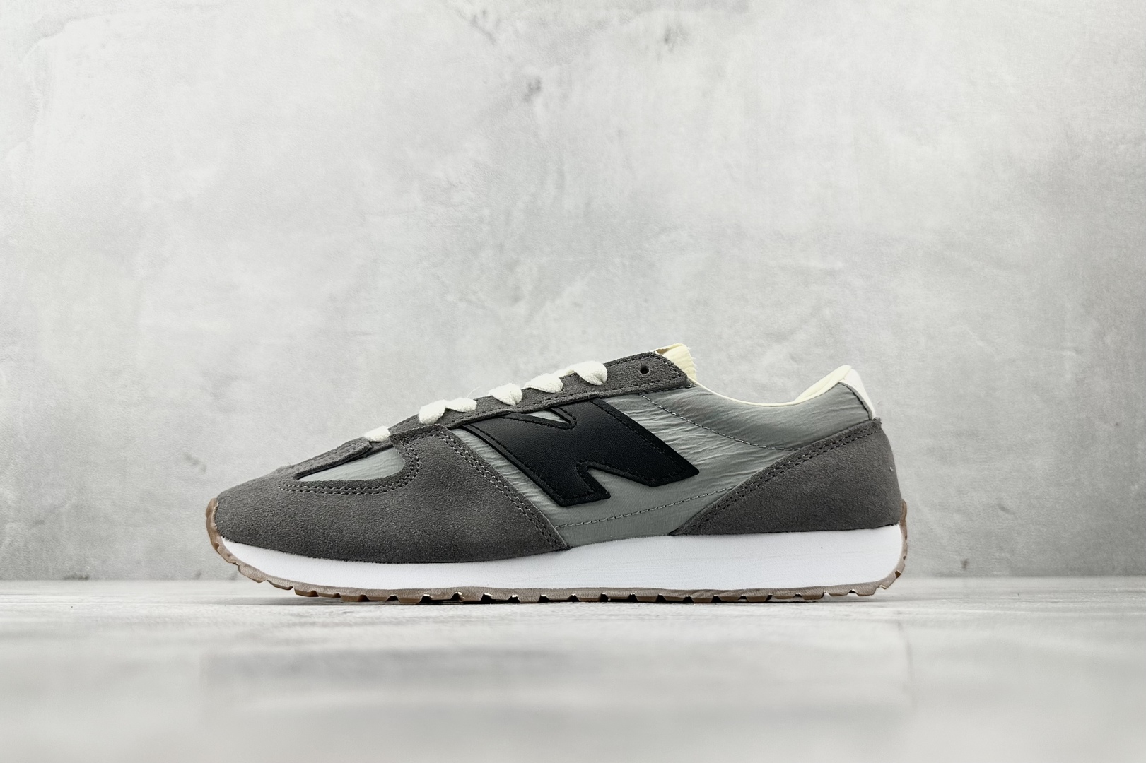 X 版 
New Balance NB 471 灰色

货号：U471AH
尺码：36 36.5 37 