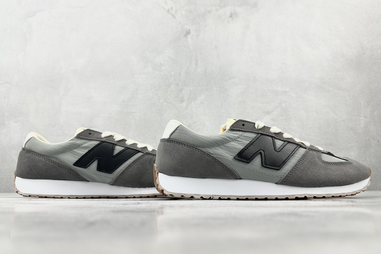 X 版 
New Balance NB 471 灰色

货号：U471AH
尺码：36 36.5 37 