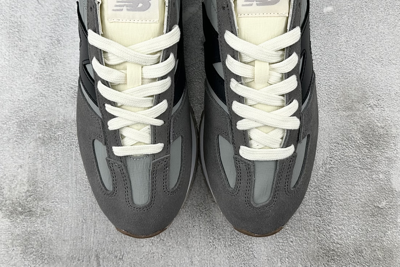 X 版 
New Balance NB 471 灰色

货号：U471AH
尺码：36 36.5 37 