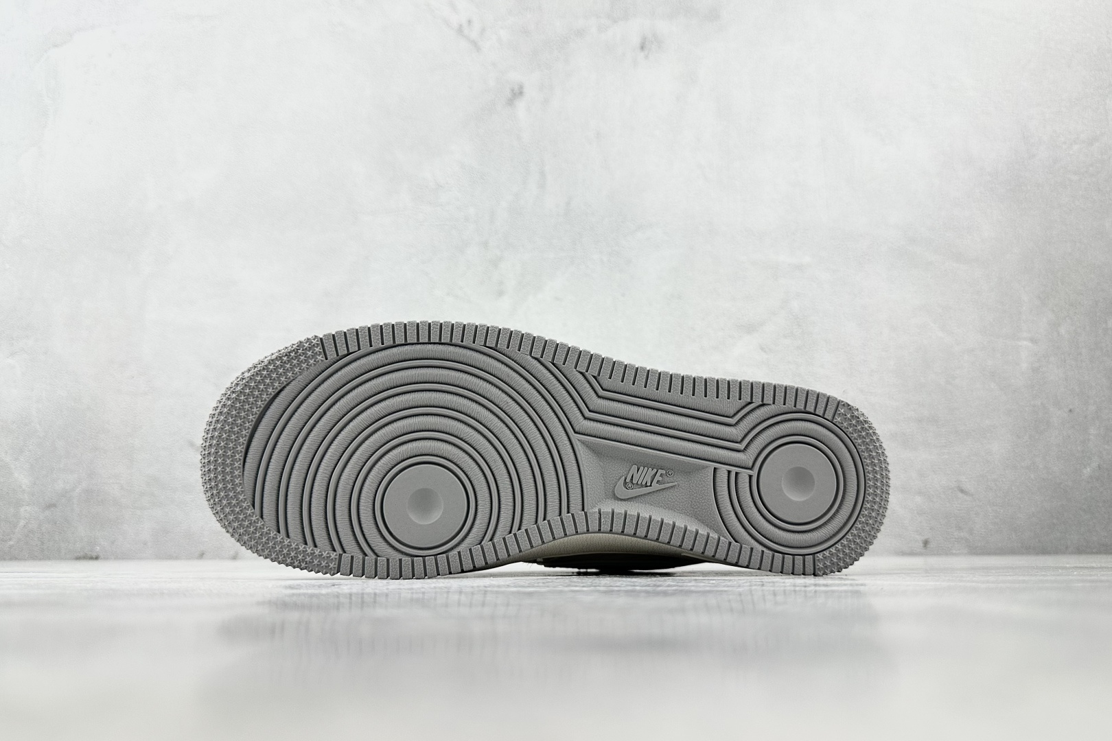 Nike Air Force 1'07 斯图西 联名 米白灰 XX3168-209