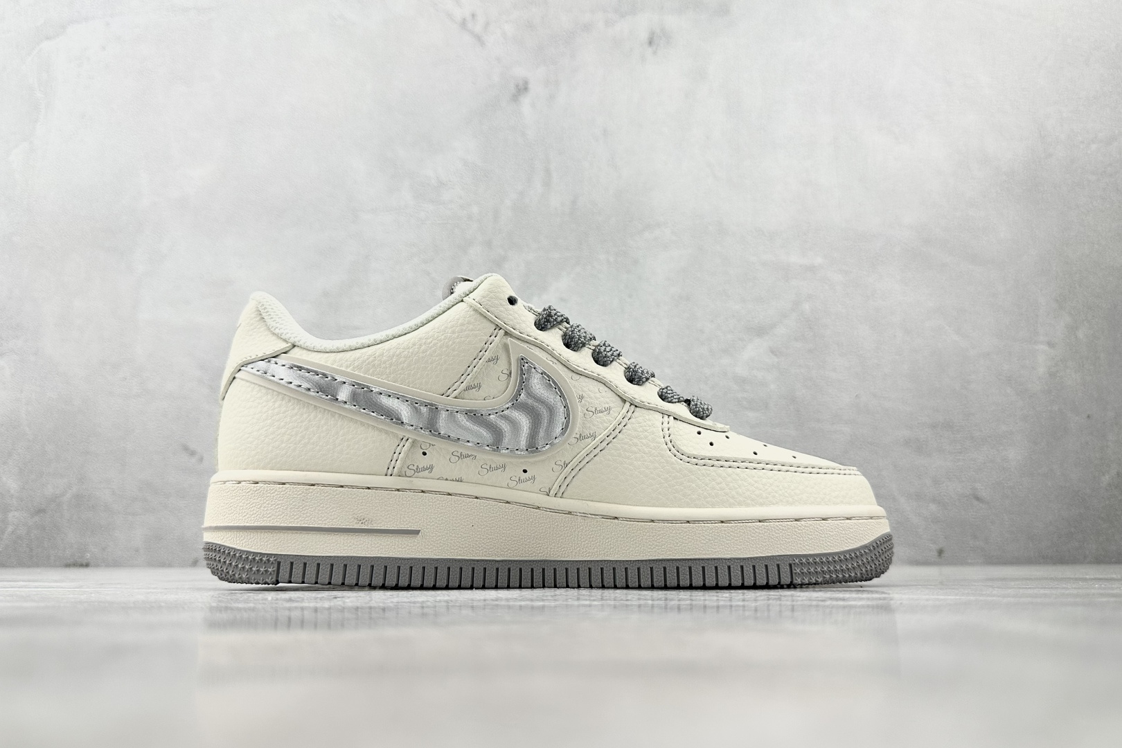 Nike Air Force 1'07 斯图西 联名 米白灰 XX3168-209