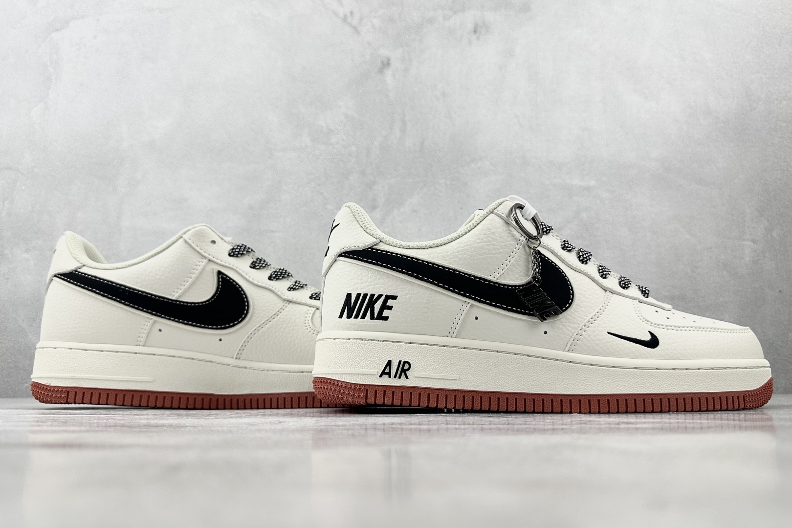 Nike Air Force 1'07 NIKE 联名 米白黑 CS5288-021