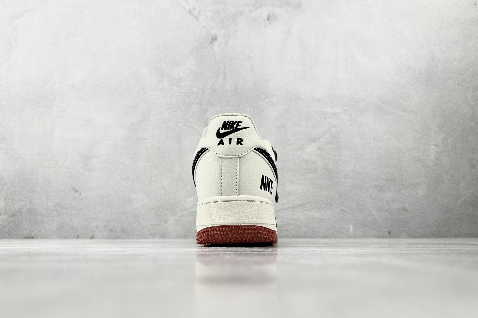 Nike Air Force 1'07 NIKE 联名 米白黑 CS5288-021