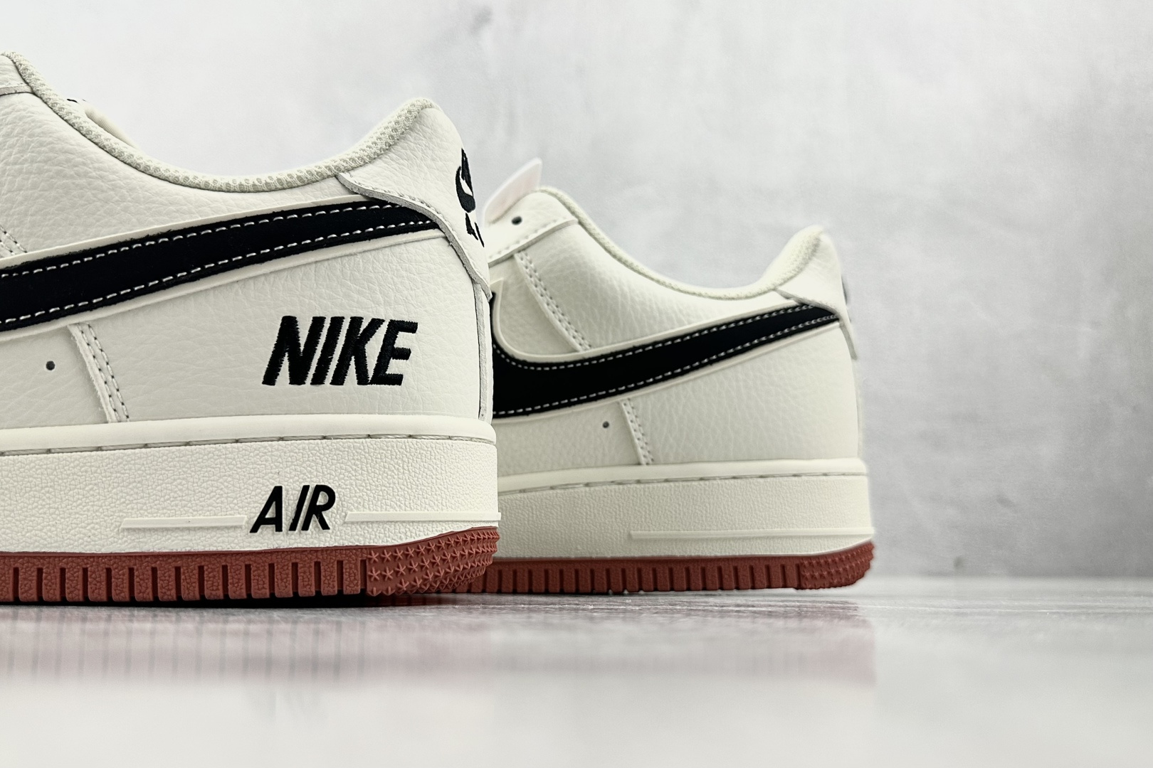 Nike Air Force 1'07 NIKE 联名 米白黑 CS5288-021