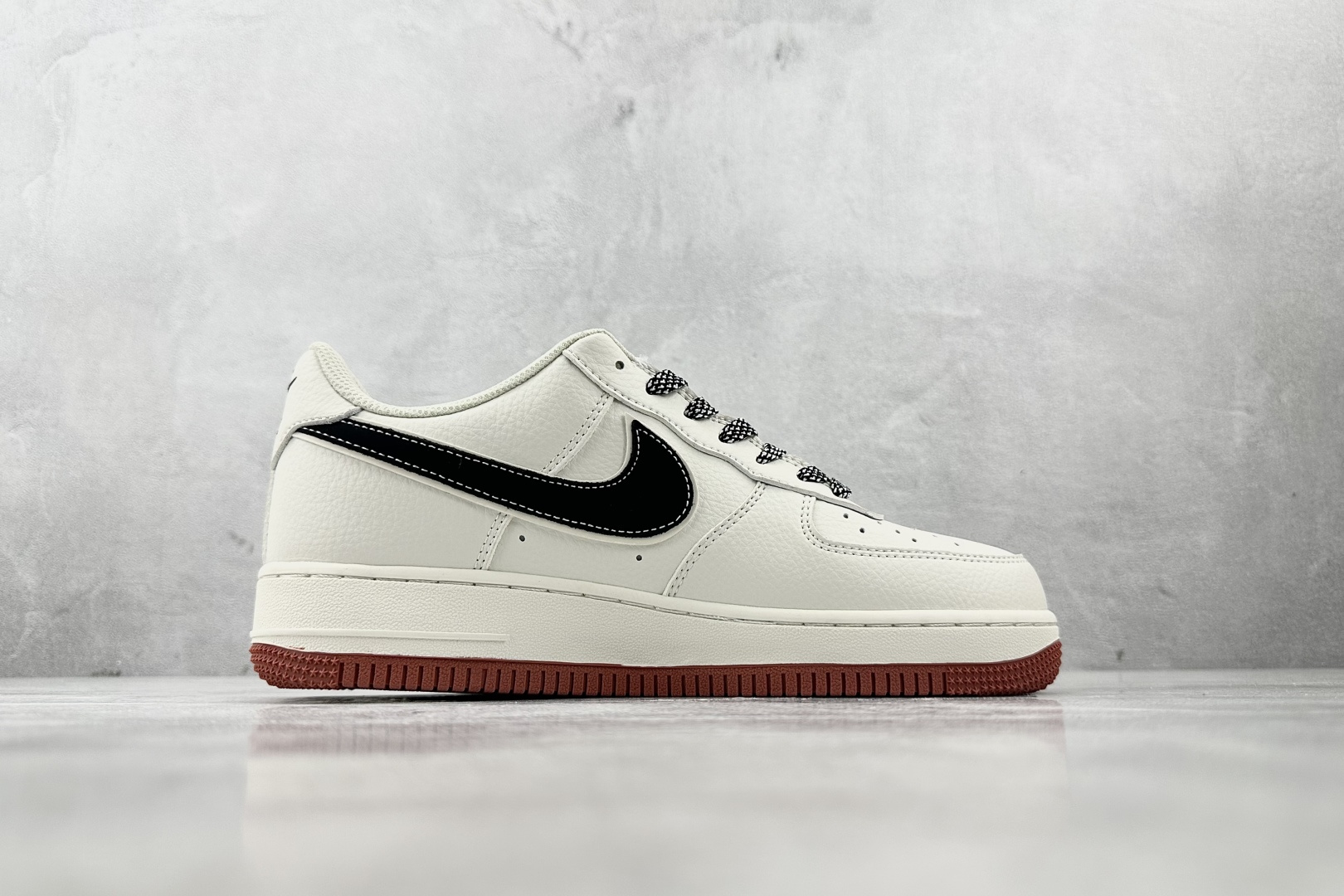 Nike Air Force 1'07 NIKE 联名 米白黑 CS5288-021
