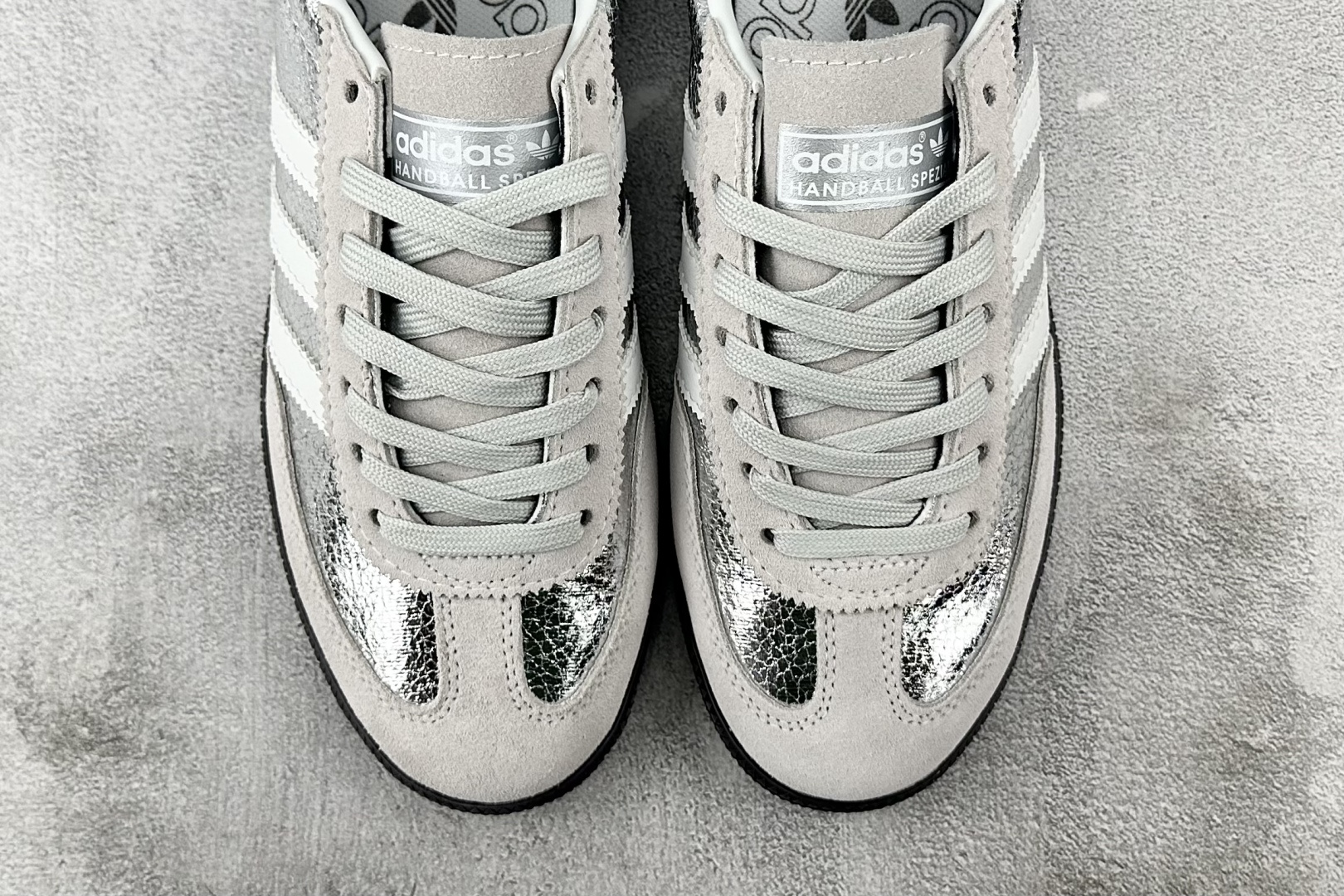 adidas originals Handball Spezial 系列 灰银色 JR6511-莆田鞋,莆田鞋货源,高仿鞋,高仿鞋货源,安福档口,莆田高仿鞋,莆田鞋批发,高仿鞋批发,莆田高仿运动鞋,高仿运动鞋,莆田运动鞋 adidas originals Handball Spezial 系列 灰银色 JR6511