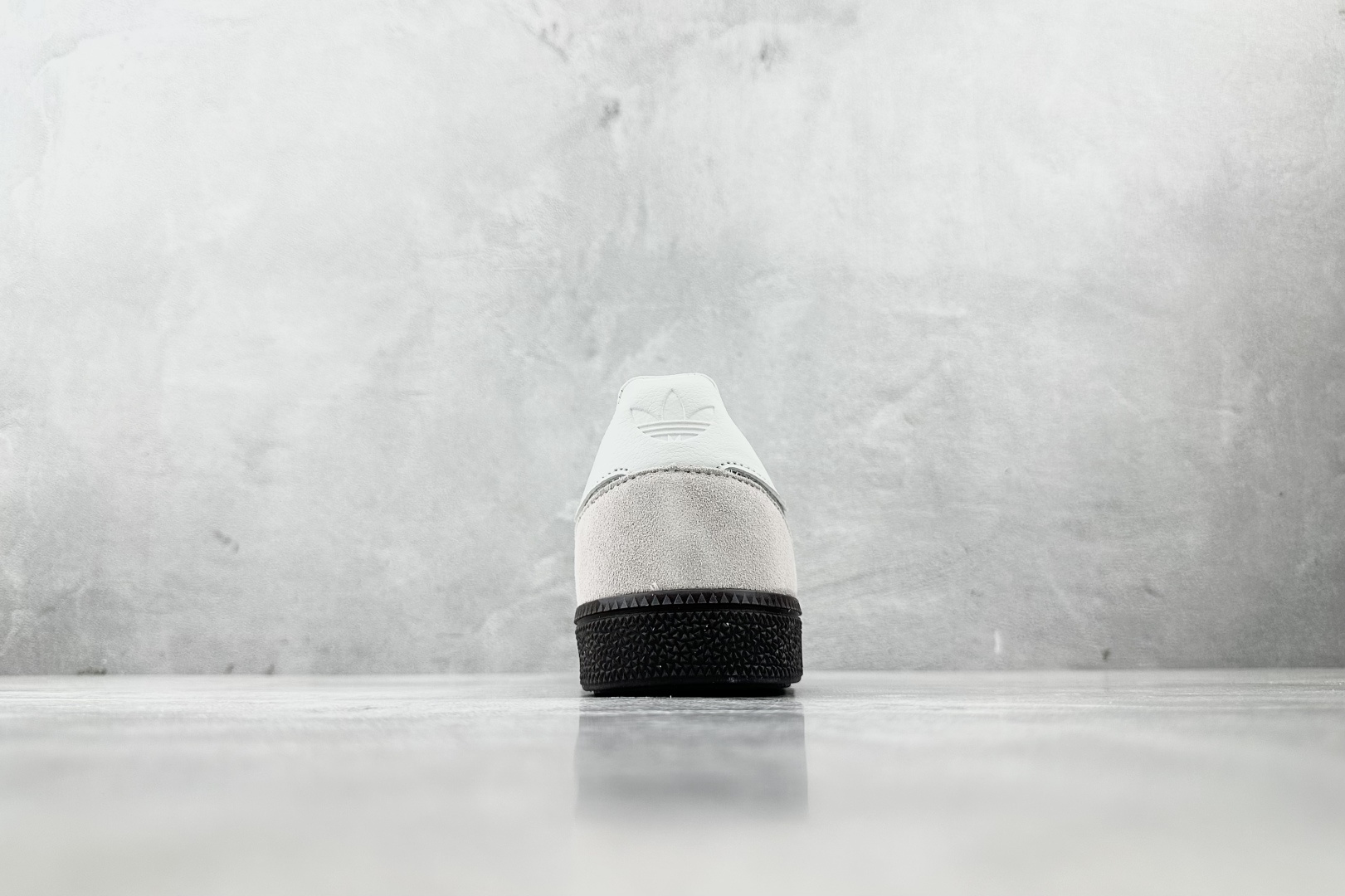 adidas originals Handball Spezial 系列 灰银色 JR6511-莆田鞋,莆田鞋货源,高仿鞋,高仿鞋货源,安福档口,莆田高仿鞋,莆田鞋批发,高仿鞋批发,莆田高仿运动鞋,高仿运动鞋,莆田运动鞋 adidas originals Handball Spezial 系列 灰银色 JR6511