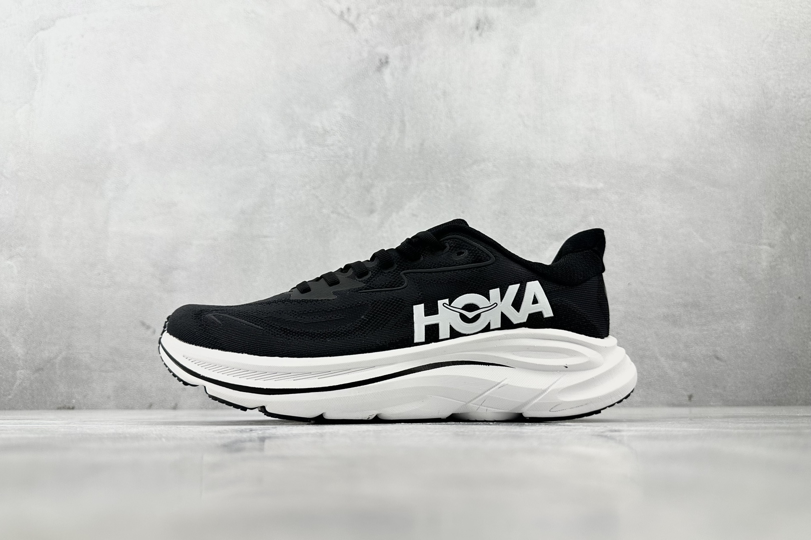 HOKA ONE ONE CLIFTON 10 黑白 1162050-BWHT