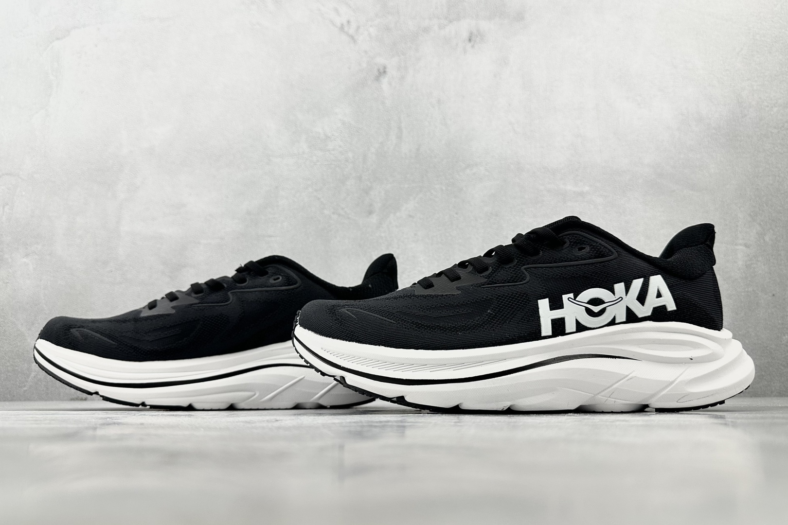 HOKA ONE ONE CLIFTON 10 黑白 1162050-BWHT