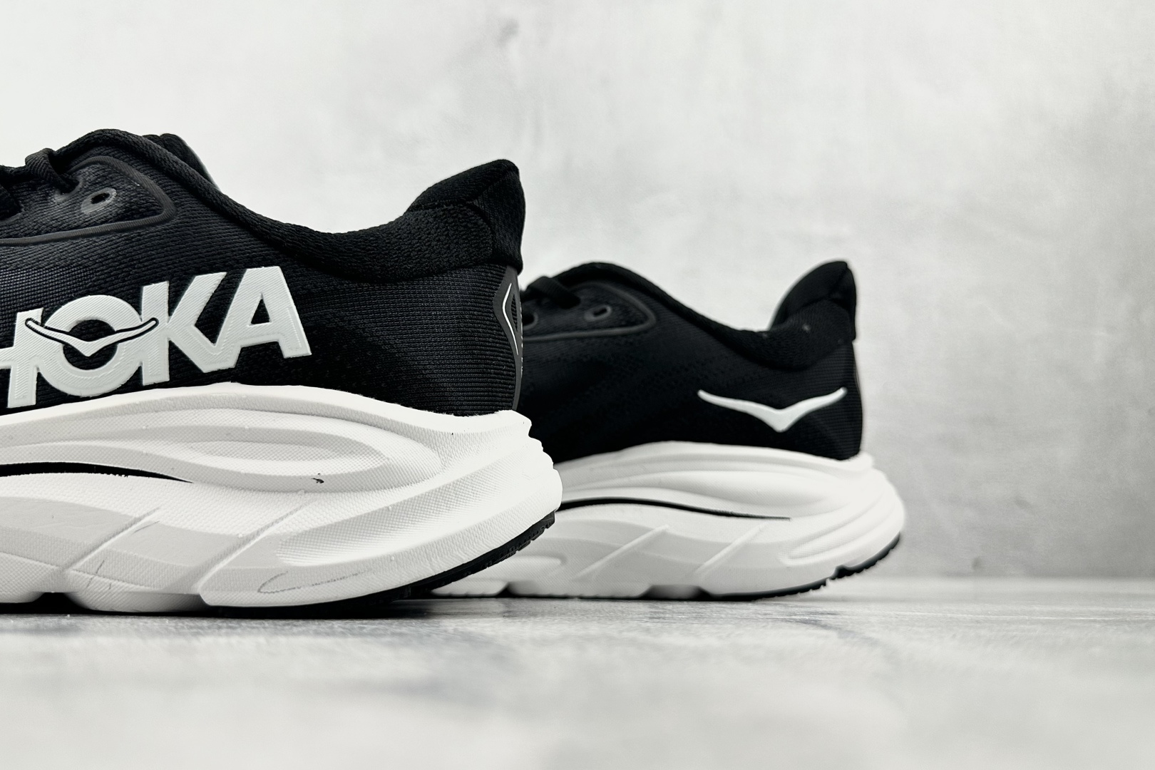 HOKA ONE ONE CLIFTON 10 黑白 1162050-BWHT