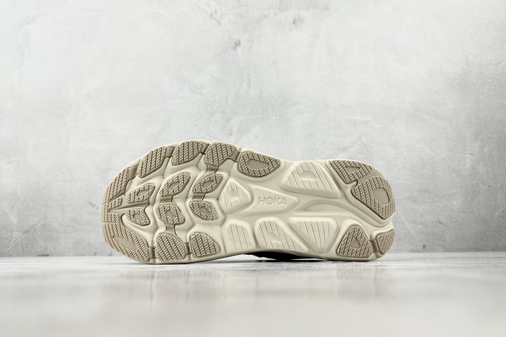 HOKA ONE ONE CLIFTON 10 米白色 1162030-OLTM