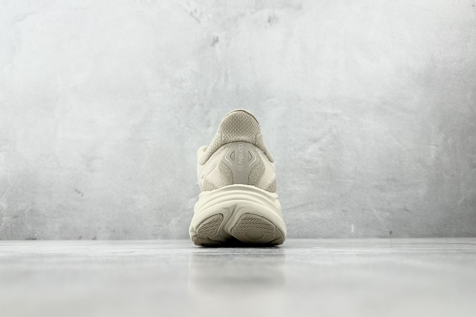 HOKA ONE ONE CLIFTON 10 米白色 1162030-OLTM