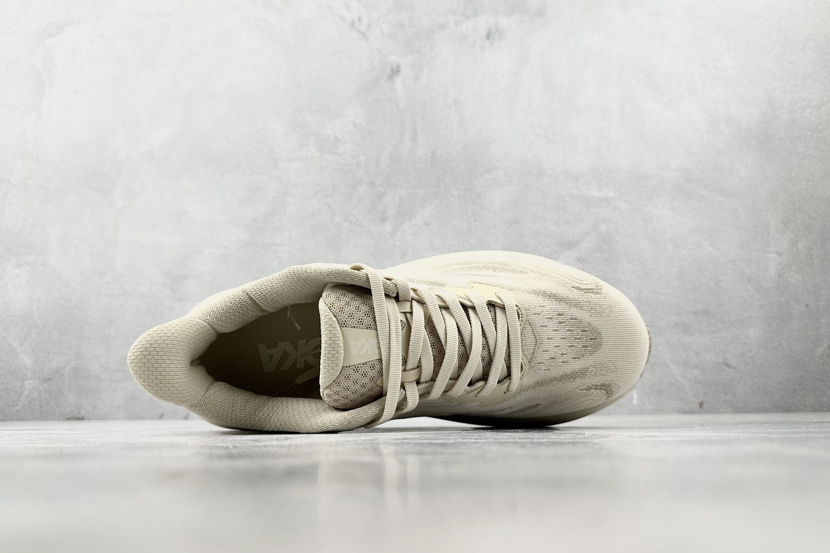 HOKA ONE ONE CLIFTON 10 米白色 1162030-OLTM