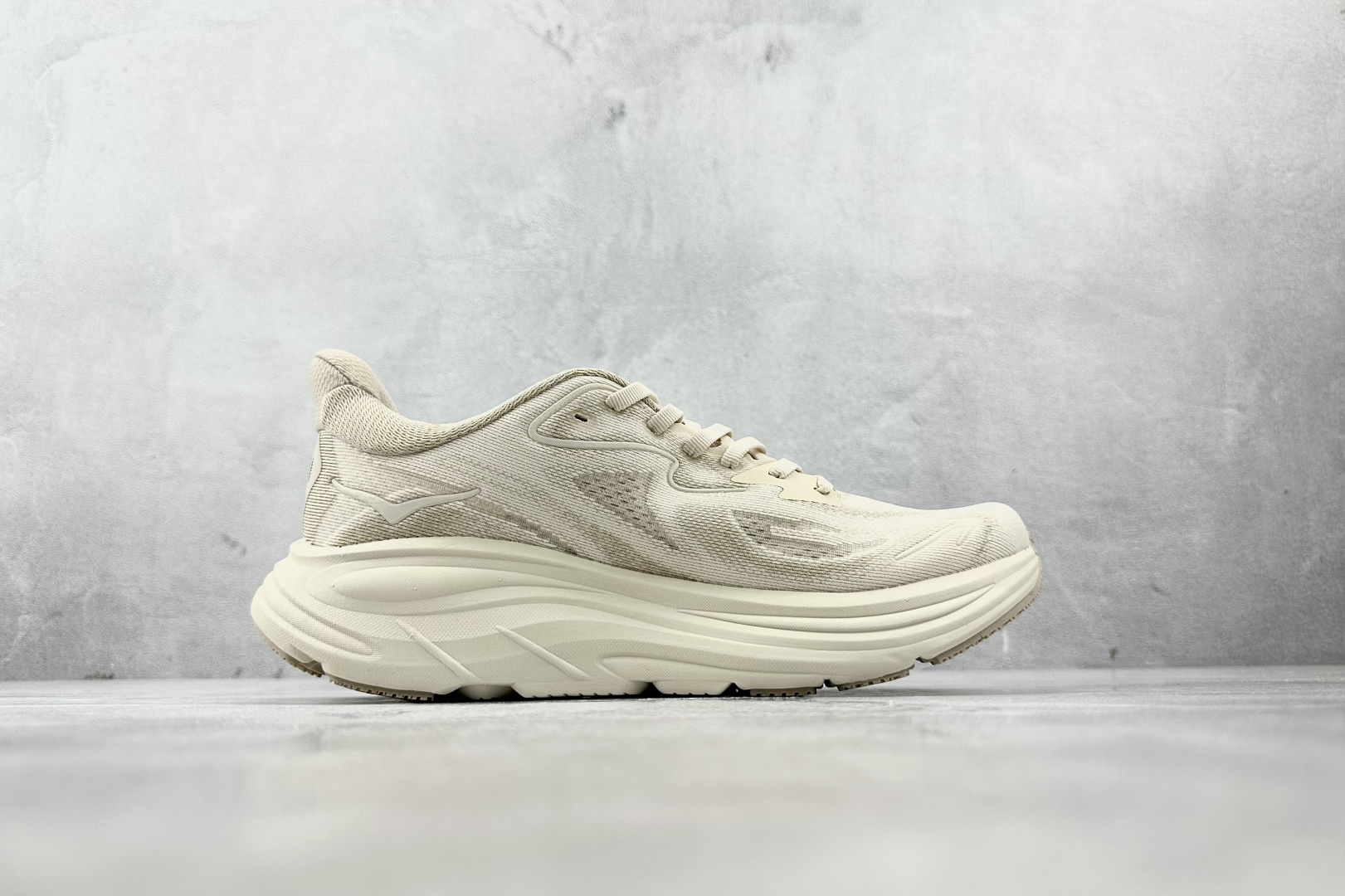 HOKA ONE ONE CLIFTON 10 米白色 1162030-OLTM