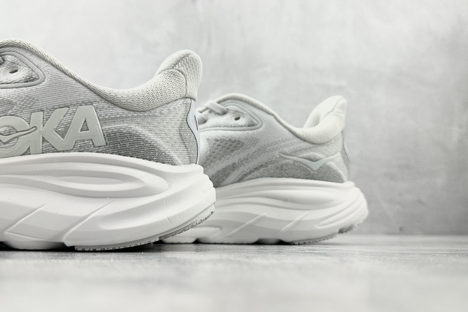 HOKA ONE ONE CLIFTON 10 灰色 1162031-CRDS