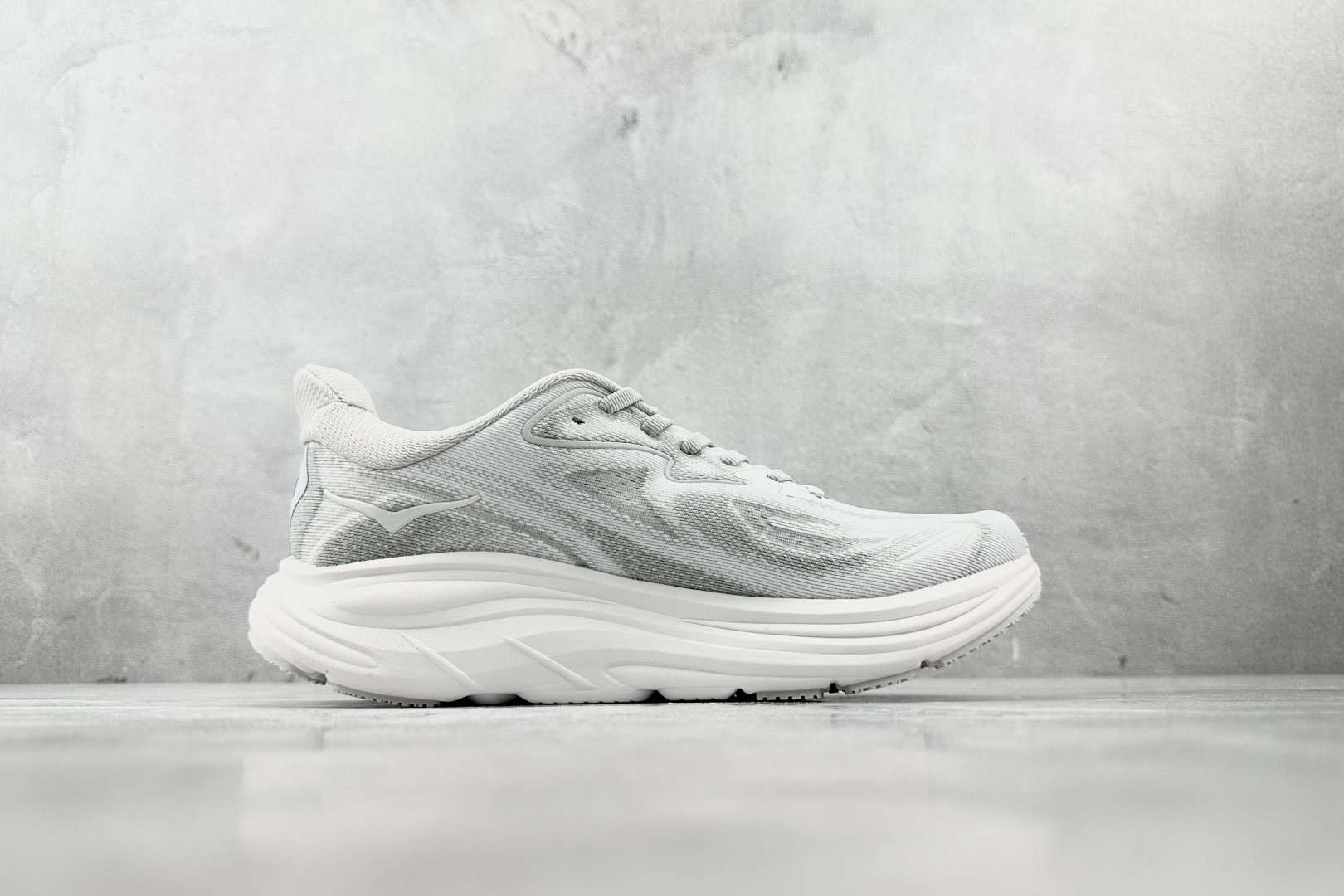 HOKA ONE ONE CLIFTON 10 灰色 1162031-CRDS