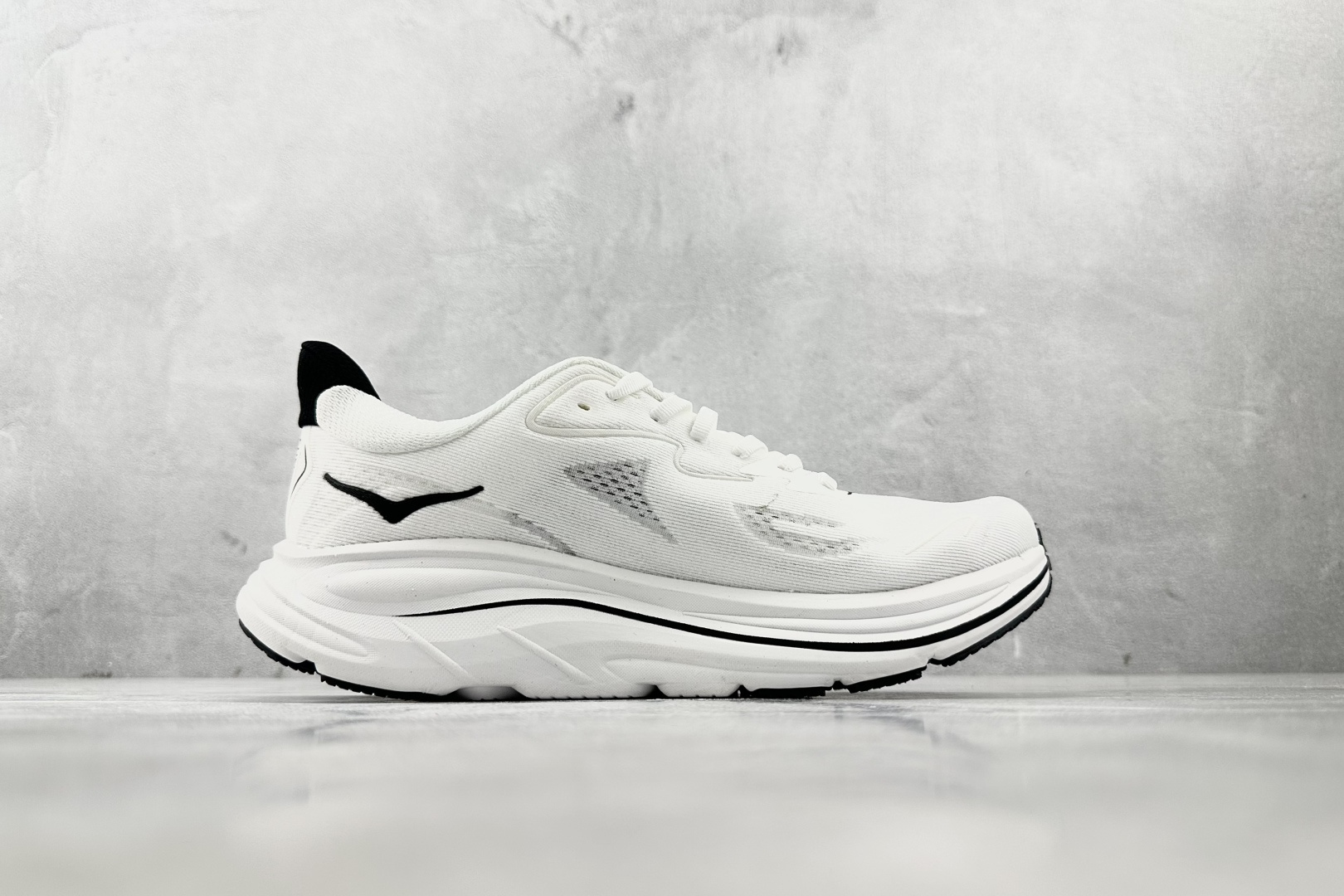 HOKA ONE ONE CLIFTON 10 白色 1162030-WBLC