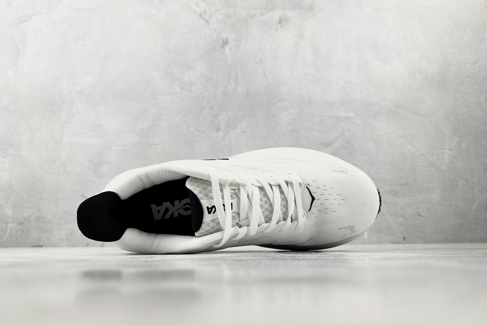 HOKA ONE ONE CLIFTON 10 白色 1162030-WBLC