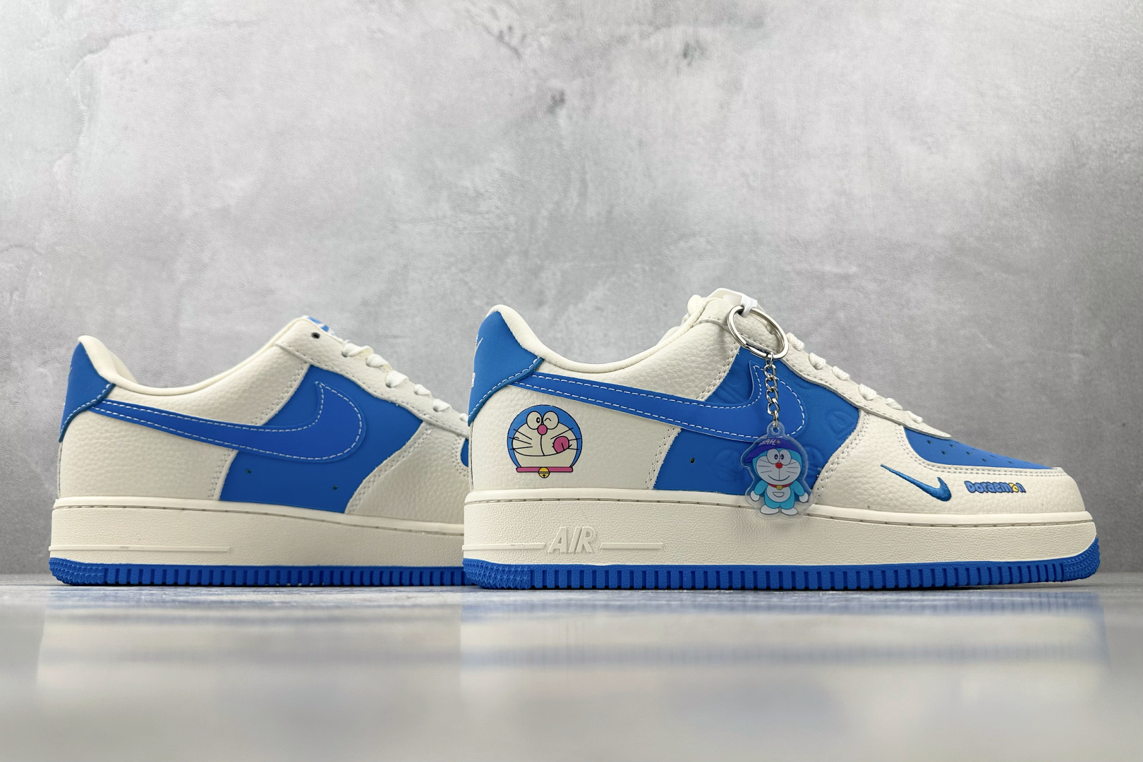 260 Nike Air Force 1'07 哆啦A梦 联名 米白蓝 KK1988-089-Chinese  UA Cheap High Quatity Brand  Clothes Bags handbags Sneakers wholesale wholesaler seller from China Factory suppliers Fashion Clothing  Shoes best Quality Beautiful Price  260 Nike Air Force 1'07 哆啦A梦 联名 米白蓝 KK1988-089