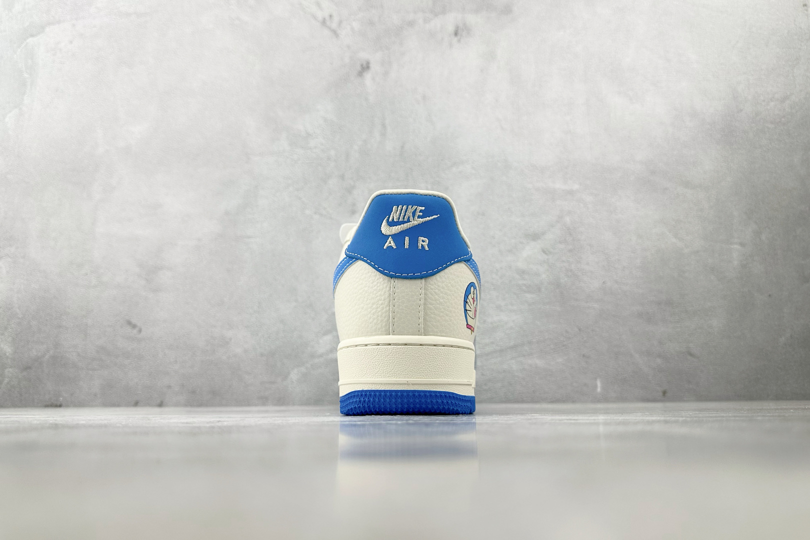 260 Nike Air Force 1'07 哆啦A梦 联名 米白蓝 KK1988-089-Chinese  UA Cheap High Quatity Brand  Clothes Bags handbags Sneakers wholesale wholesaler seller from China Factory suppliers Fashion Clothing  Shoes best Quality Beautiful Price  260 Nike Air Force 1'07 哆啦A梦 联名 米白蓝 KK1988-089