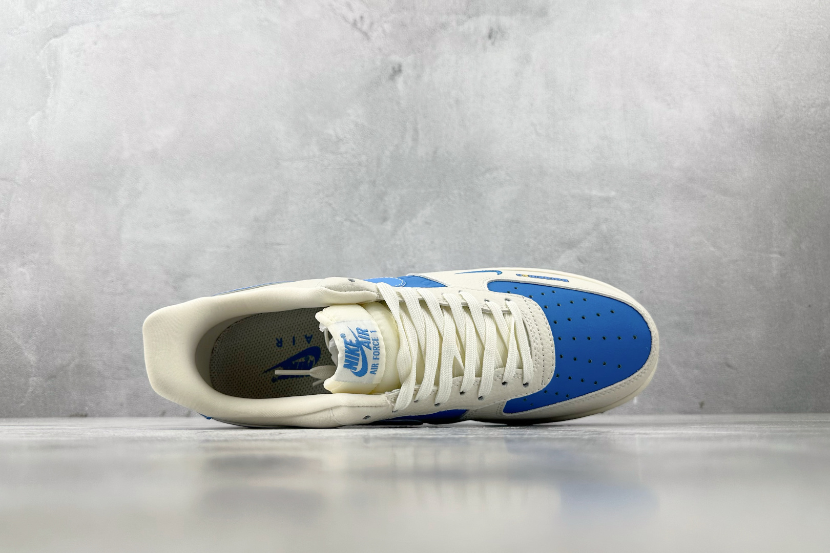260 Nike Air Force 1'07 哆啦A梦 联名 米白蓝 KK1988-089-Chinese  UA Cheap High Quatity Brand  Clothes Bags handbags Sneakers wholesale wholesaler seller from China Factory suppliers Fashion Clothing  Shoes best Quality Beautiful Price  260 Nike Air Force 1'07 哆啦A梦 联名 米白蓝 KK1988-089