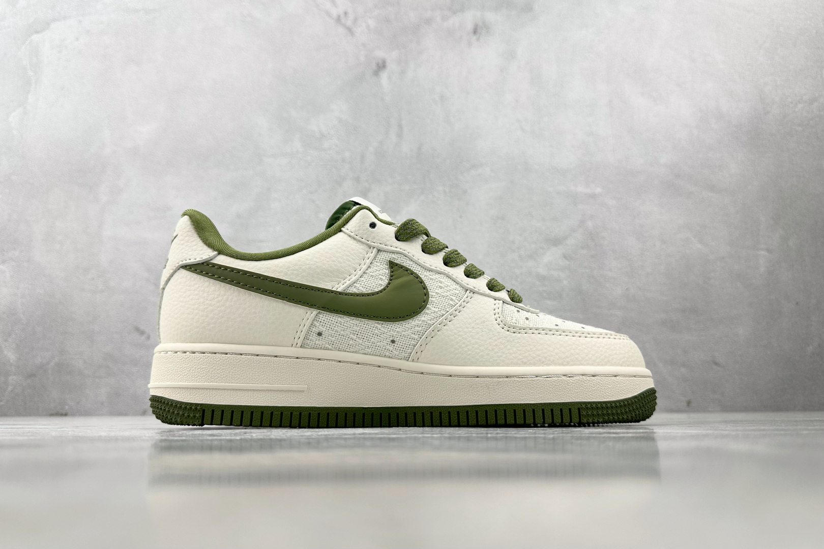 260 Nike Air Force 1'07 LV 联名 米白绿 XX3168-192-Chinese  UA Cheap High Quatity Brand  Clothes Bags handbags Sneakers wholesale wholesaler seller from China Factory suppliers Fashion Clothing  Shoes best Quality Beautiful Price  260 Nike Air Force 1'07 LV 联名 米白绿 XX3168-192