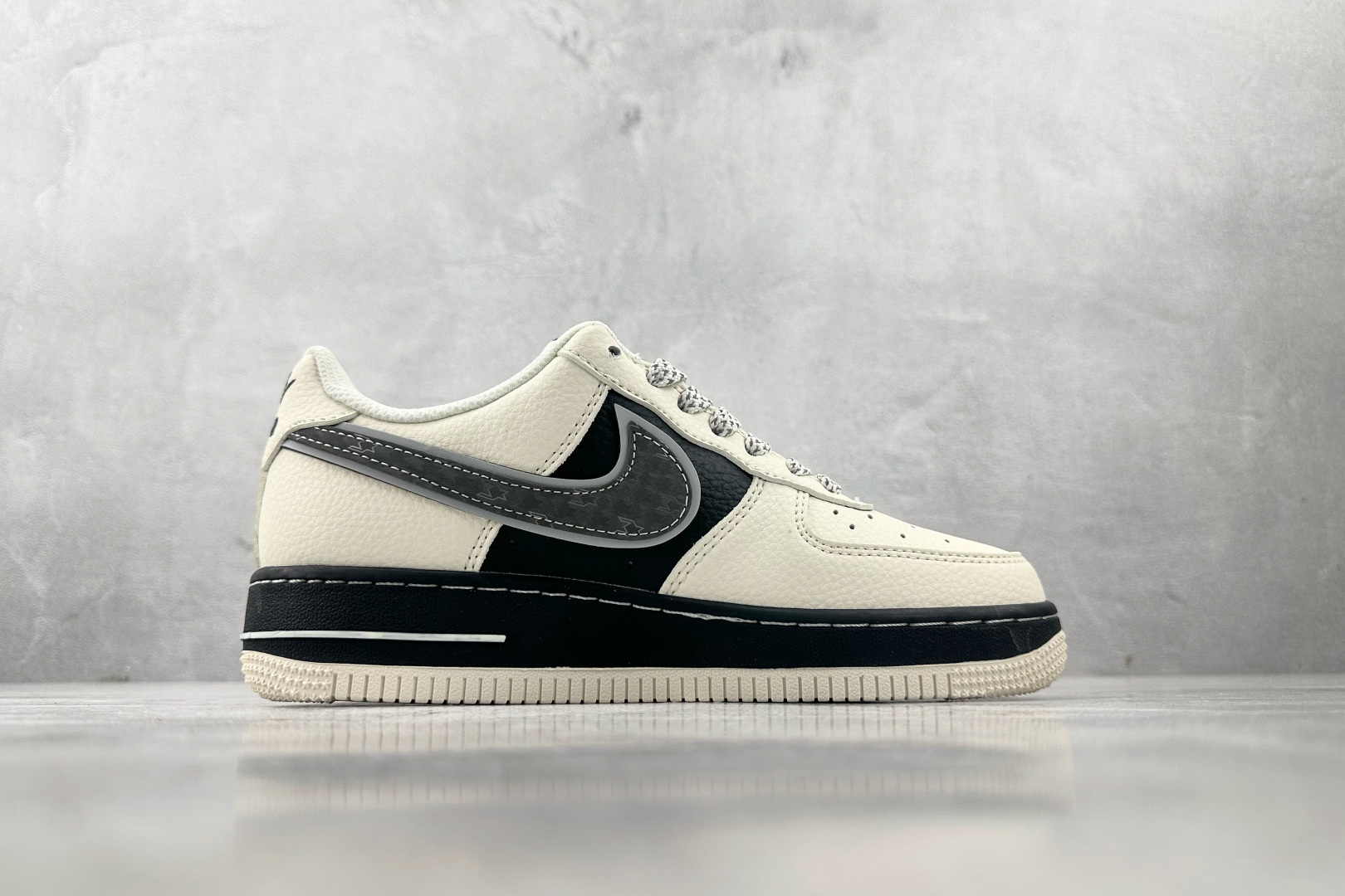 260 Nike Air Force 1'07 NIKE 联名 米白黑 XX3168-206-Chinese  UA Cheap High Quatity Brand  Clothes Bags handbags Sneakers wholesale wholesaler seller from China Factory suppliers Fashion Clothing  Shoes best Quality Beautiful Price  260 Nike Air Force 1'07 NIKE 联名 米白黑 XX3168-206