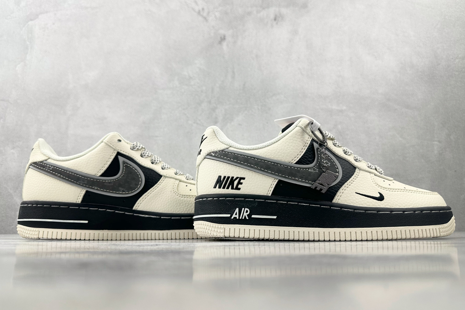 260 Nike Air Force 1'07 NIKE 联名 米白黑 XX3168-206-Chinese  UA Cheap High Quatity Brand  Clothes Bags handbags Sneakers wholesale wholesaler seller from China Factory suppliers Fashion Clothing  Shoes best Quality Beautiful Price  260 Nike Air Force 1'07 NIKE 联名 米白黑 XX3168-206