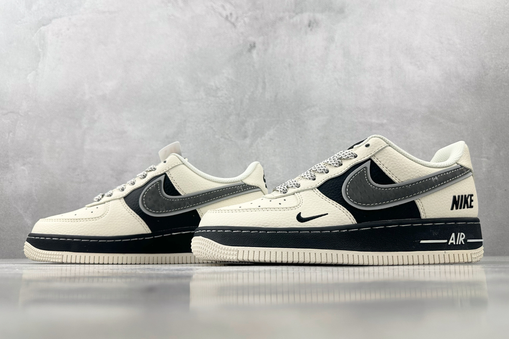 260 Nike Air Force 1'07 NIKE 联名 米白黑 XX3168-206-Chinese  UA Cheap High Quatity Brand  Clothes Bags handbags Sneakers wholesale wholesaler seller from China Factory suppliers Fashion Clothing  Shoes best Quality Beautiful Price  260 Nike Air Force 1'07 NIKE 联名 米白黑 XX3168-206