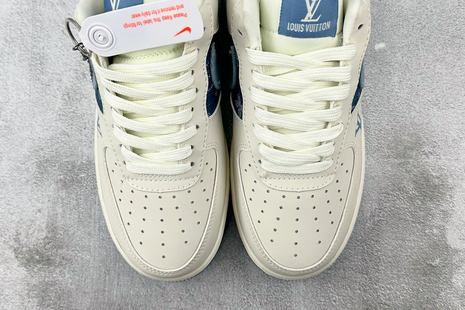 260 Nike Air Force 1'07 NIKE 联名 米白蓝 DF0188-068-Chinese  UA Cheap High Quatity Brand  Clothes Bags handbags Sneakers wholesale wholesaler seller from China Factory suppliers Fashion Clothing  Shoes best Quality Beautiful Price  260 Nike Air Force 1'07 NIKE 联名 米白蓝 DF0188-068