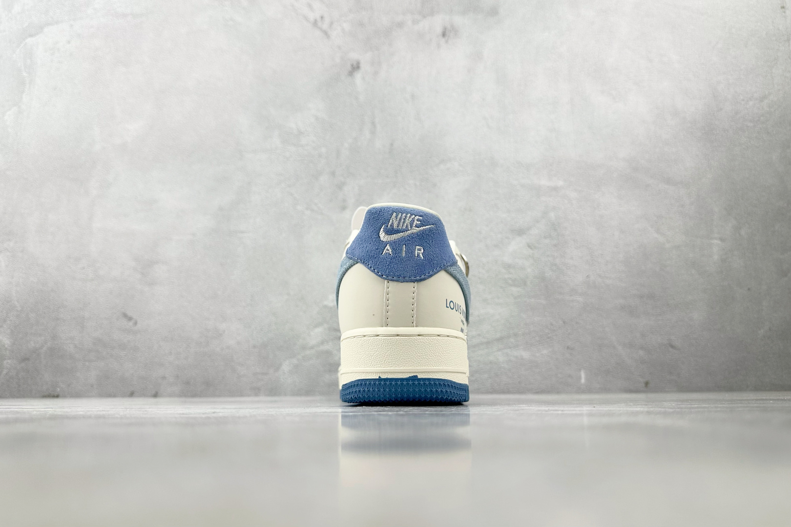 260 Nike Air Force 1'07 NIKE 联名 米白蓝 DF0188-068-Chinese  UA Cheap High Quatity Brand  Clothes Bags handbags Sneakers wholesale wholesaler seller from China Factory suppliers Fashion Clothing  Shoes best Quality Beautiful Price  260 Nike Air Force 1'07 NIKE 联名 米白蓝 DF0188-068