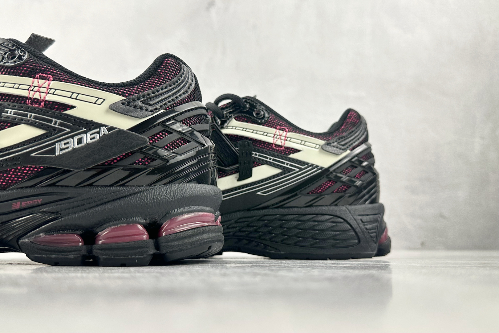 240 大厂出品 New Balance NB 1906R 黑色 U1906AD