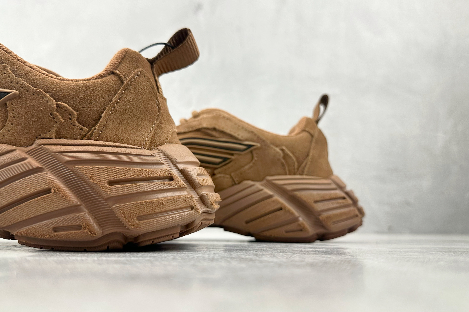 380 最新外贸批次 Balenciaga巴黎世家 Monday 棕色 825417WMNSS