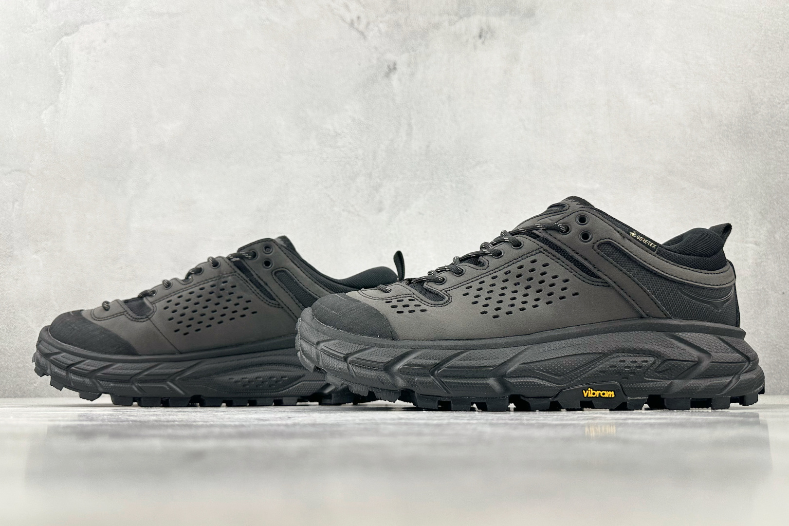 250 HOKA ONE ONE Tor Ultra Low 黑色 1130310-BBLC-Chinese UA Cheap High Quatity Brand Clothes Bags handbags Sneakers wholesale wholesaler seller from China Factory suppliers Fashion Clothing Shoes best Quality Beautiful Price 250 HOKA ONE ONE Tor Ultra Low 黑色 1130310-BBLC